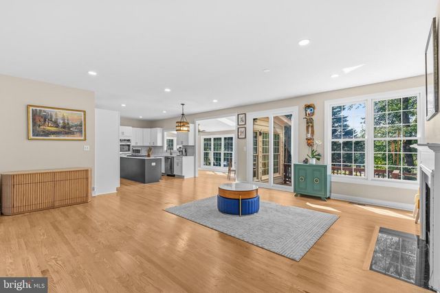 9005 ADVANTAGE CT, Burke, VA 22015