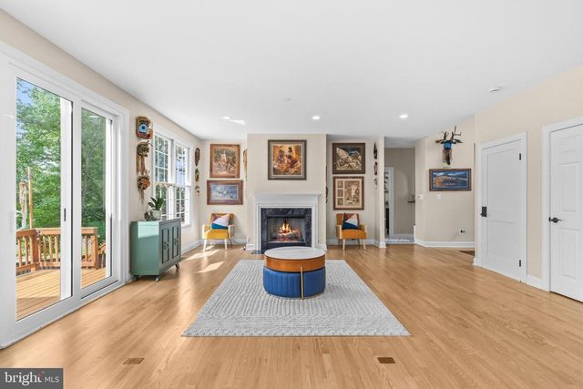9005 ADVANTAGE CT, Burke, VA 22015