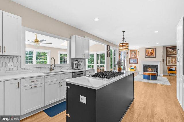 9005 ADVANTAGE CT, Burke, VA 22015