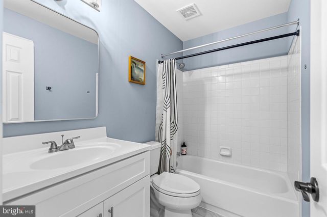 9005 ADVANTAGE CT, Burke, VA 22015
