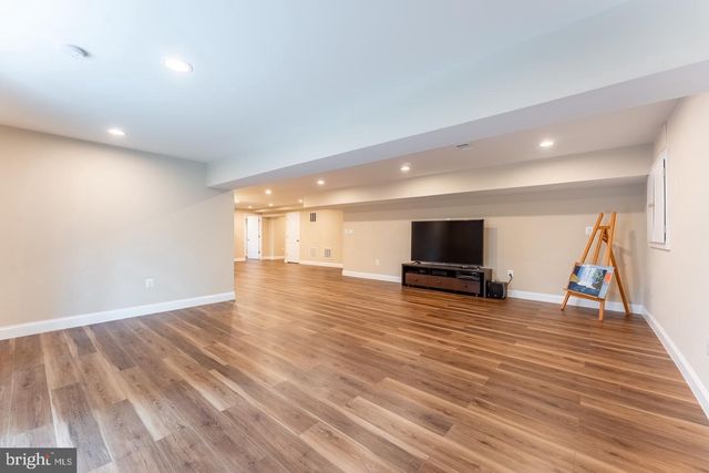 9005 ADVANTAGE CT, Burke, VA 22015