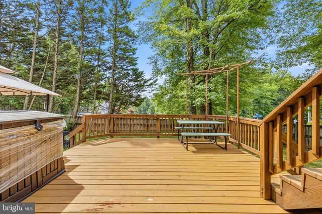 9005 ADVANTAGE CT, Burke, VA 22015