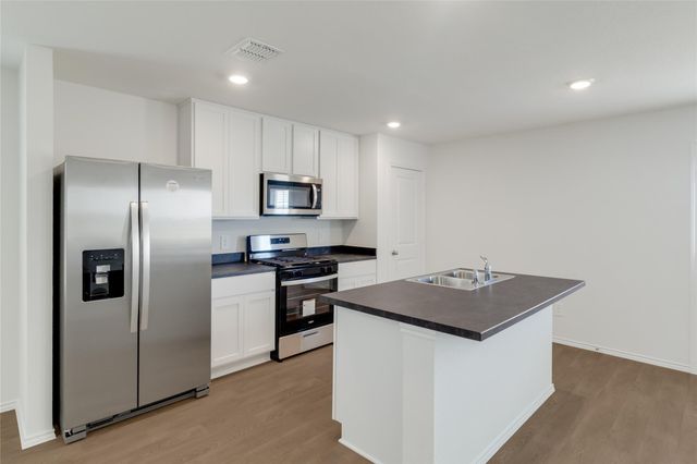 126 Alkali DR, Buda, TX 78610