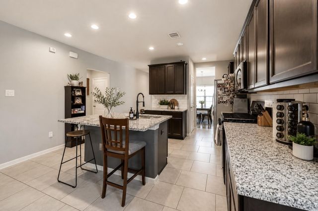 614 Harvest Bluff Drive, Rosharon, TX 77583