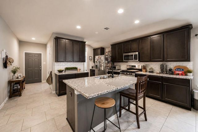 614 Harvest Bluff Drive, Rosharon, TX 77583