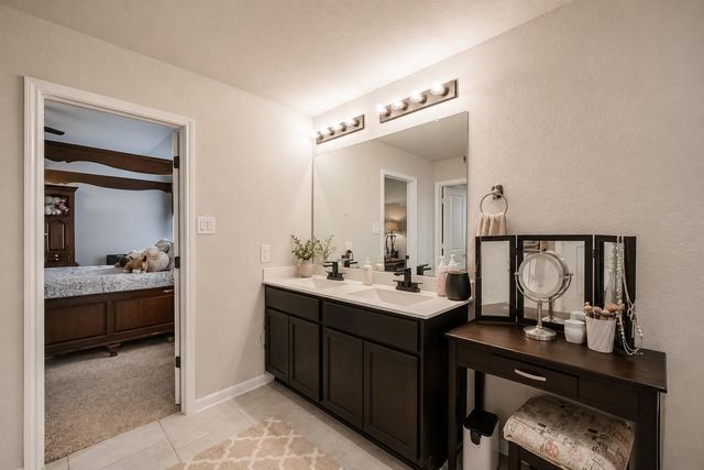 614 Harvest Bluff Drive, Rosharon, TX 77583