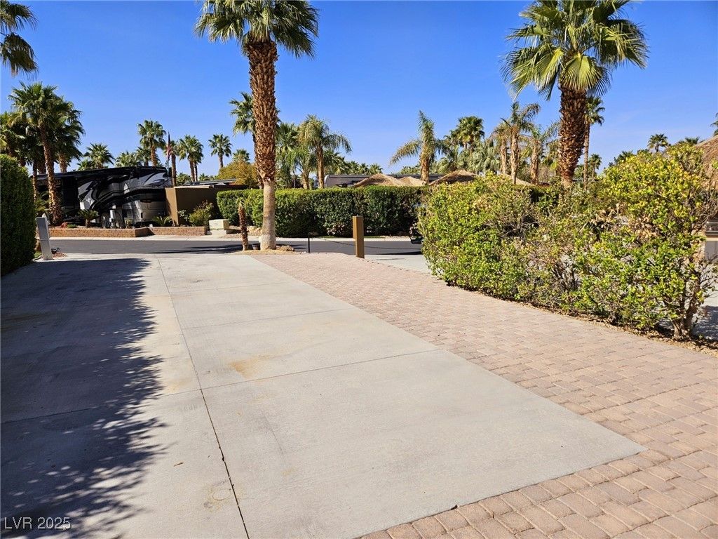 Image 3 of property listing at 8175 Arville Street 209, Las Vegas, NV 89139