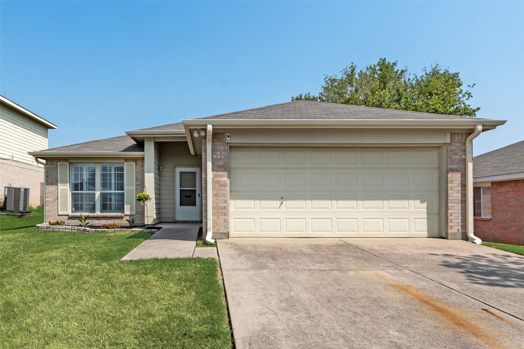 4205 Stately Court, Fort Worth, TX 76244