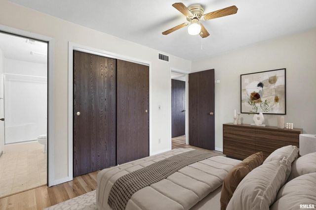 1249 48TH Avenue 18, East Moline, IL 61244