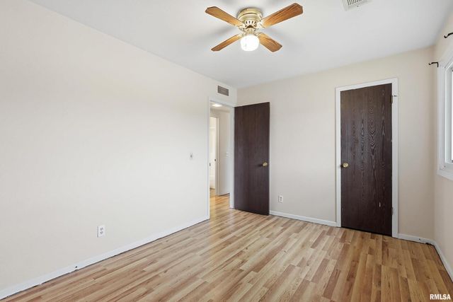 1249 48TH Avenue 18, East Moline, IL 61244