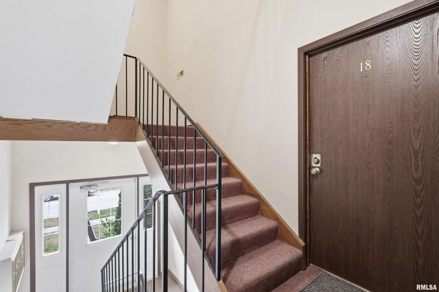 1249 48TH Avenue 18, East Moline, IL 61244