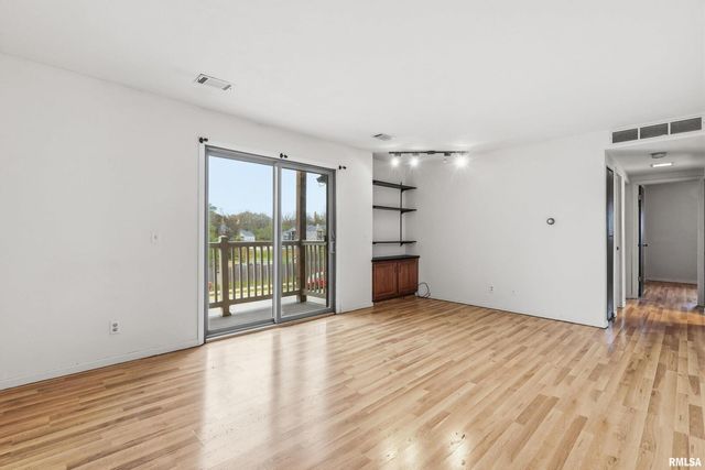 1249 48TH Avenue 18, East Moline, IL 61244