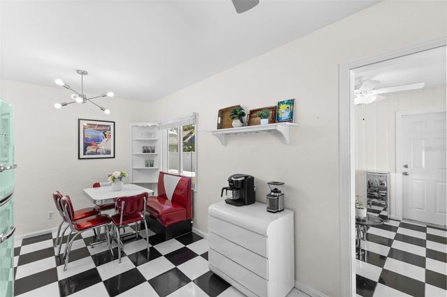 170 22ND AVENUE N, St Petersburg, FL 33704