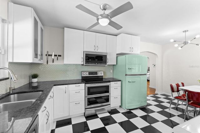 170 22ND AVENUE N, St Petersburg, FL 33704