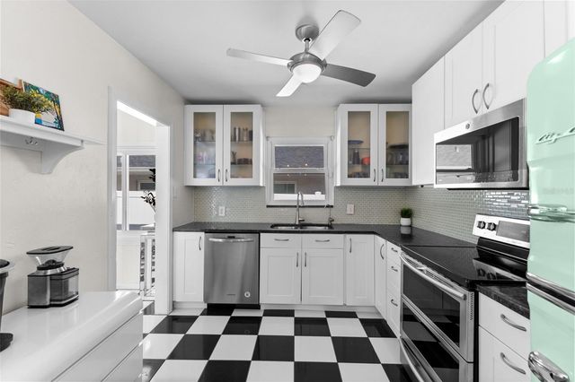 170 22ND AVENUE N, St Petersburg, FL 33704