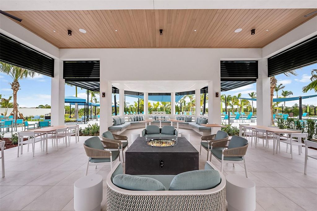 Image 32 of property listing at 11181 LIVEWELL COURT, Venice, FL 34293