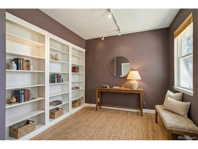 2250 Eagleview Cir, Longmont, CO 80504