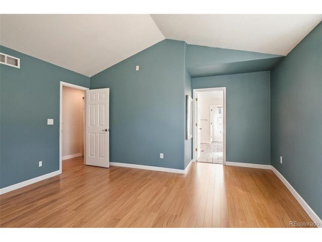 2250 Eagleview Cir, Longmont, CO 80504