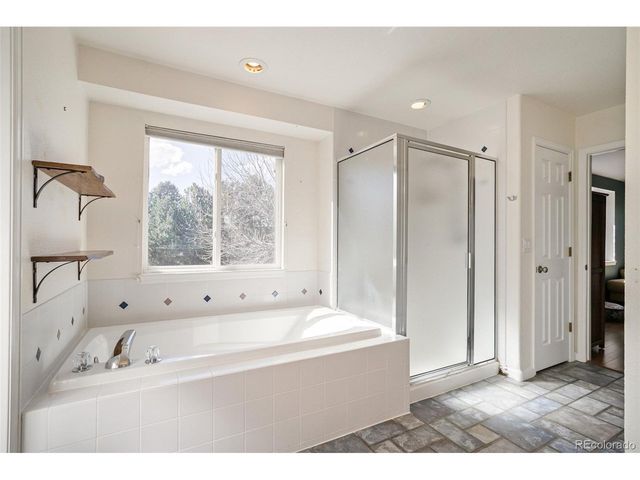 2250 Eagleview Cir, Longmont, CO 80504