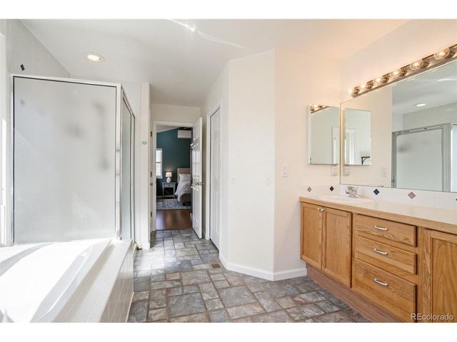 2250 Eagleview Cir, Longmont, CO 80504