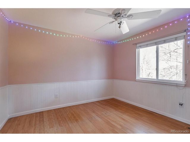 2250 Eagleview Cir, Longmont, CO 80504