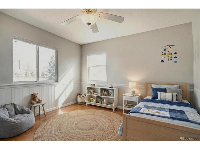 2250 Eagleview Cir, Longmont, CO 80504