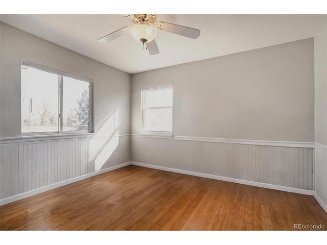 2250 Eagleview Cir, Longmont, CO 80504