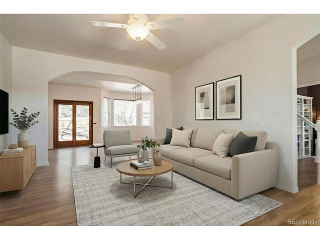 2250 Eagleview Cir, Longmont, CO 80504