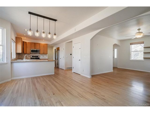 2250 Eagleview Cir, Longmont, CO 80504