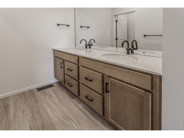 6087 Red Barn Rd, Timnath, CO 80547