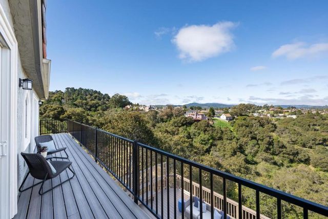 3860 W Naughton Avenue, Belmont, CA 94002