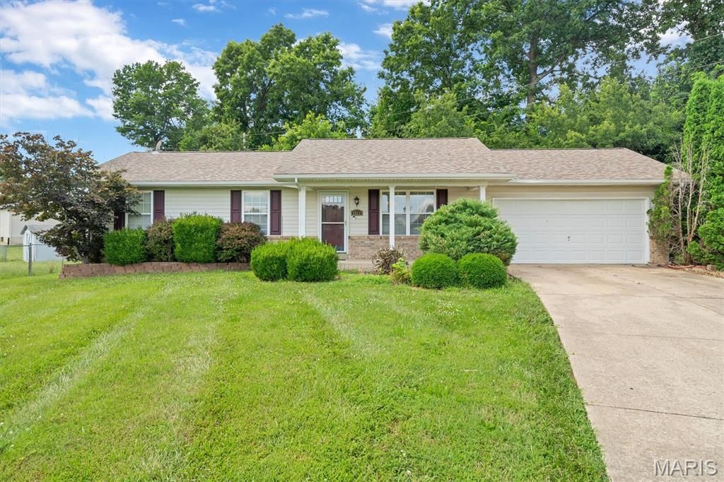 1211 Mulberry Court, Troy, MO 63379