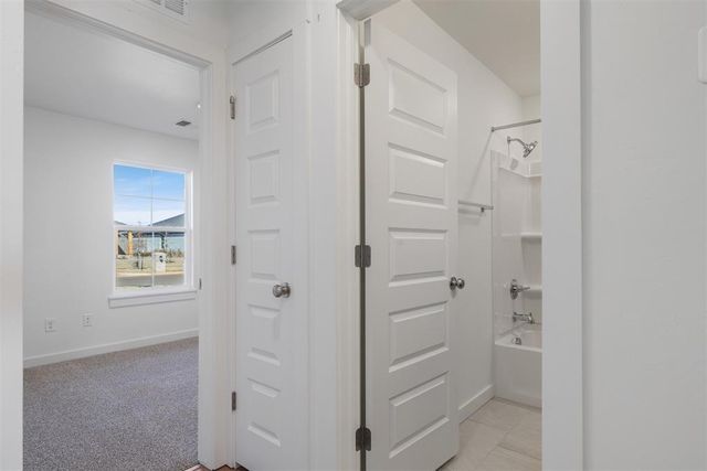 3228 Piney River Drive, Yukon, OK 73099