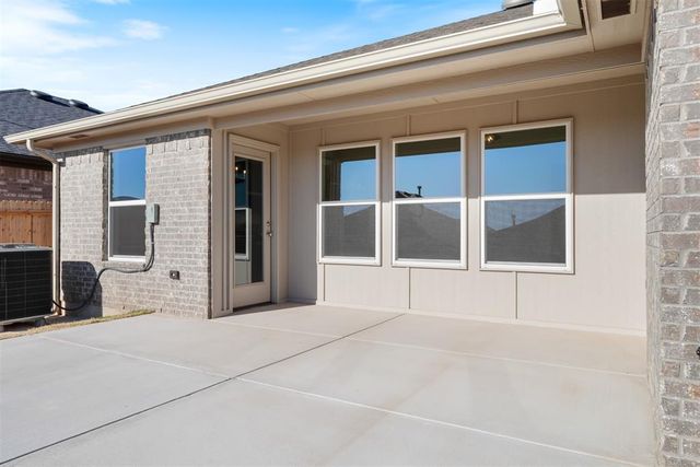 3228 Piney River Drive, Yukon, OK 73099