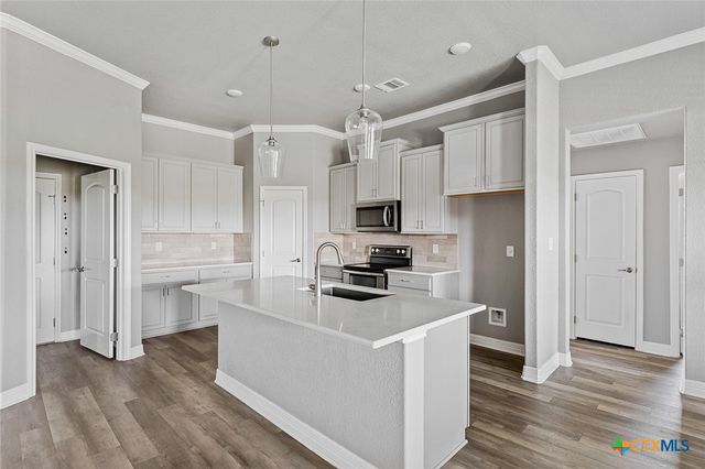 6005 Hamlet Drive, Belton, TX 76513