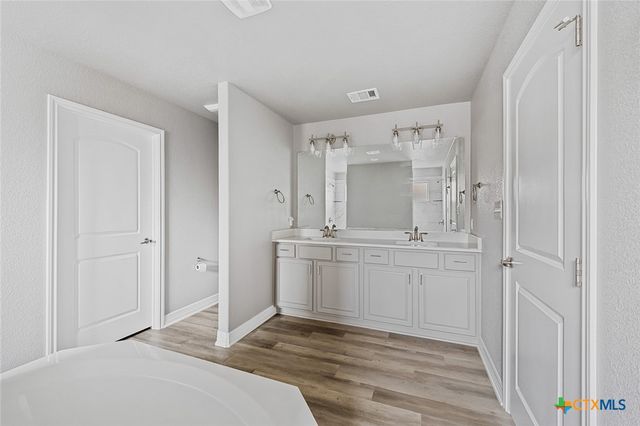 6005 Hamlet Drive, Belton, TX 76513