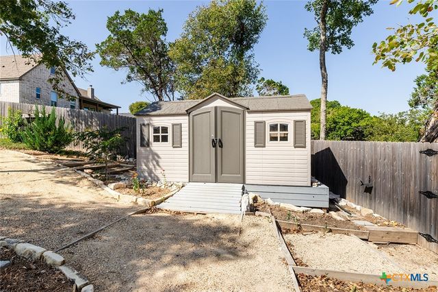 6005 Hamlet Drive, Belton, TX 76513