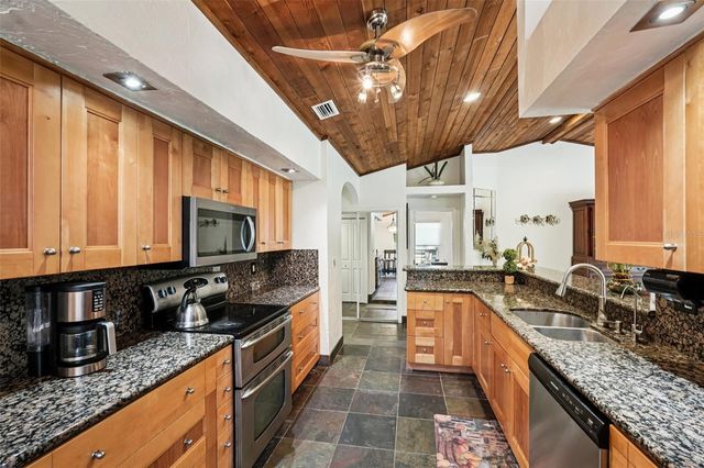 600 SHETLAND, Nokomis, FL 34275