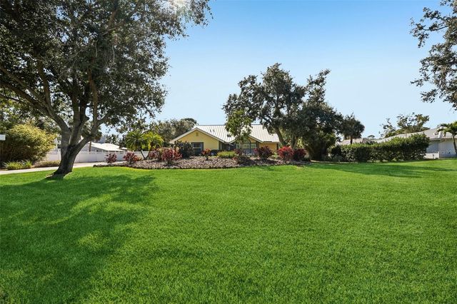 600 SHETLAND, Nokomis, FL 34275