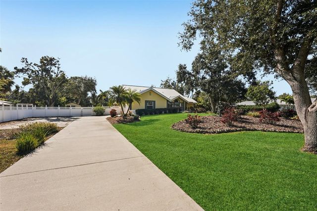 600 SHETLAND, Nokomis, FL 34275