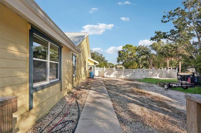 600 SHETLAND, Nokomis, FL 34275