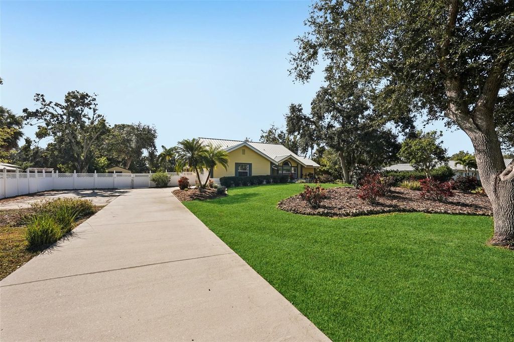 600 SHETLAND, Nokomis, FL 34275