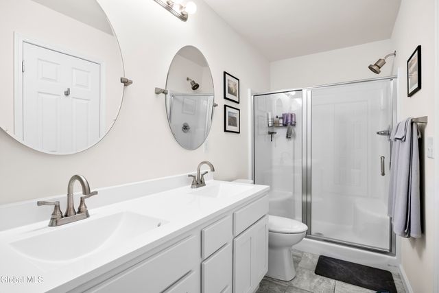 27 Paar Way, Halfmoon, NY 12118