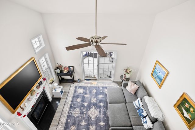 27 Paar Way, Halfmoon, NY 12118