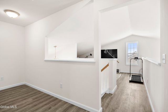 27 Paar Way, Halfmoon, NY 12118