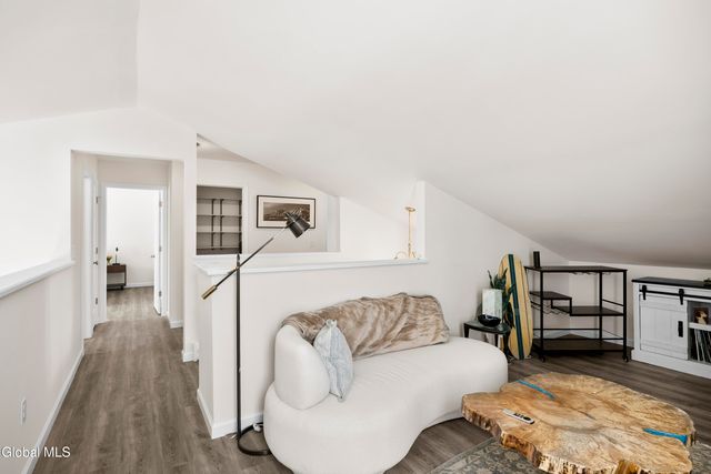 27 Paar Way, Halfmoon, NY 12118