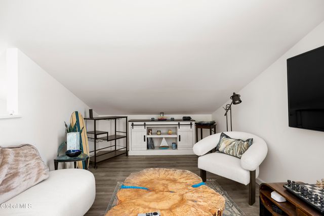 27 Paar Way, Halfmoon, NY 12118