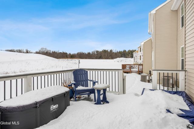 27 Paar Way, Halfmoon, NY 12118