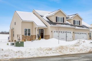 27 Paar Way, Halfmoon, NY 12118