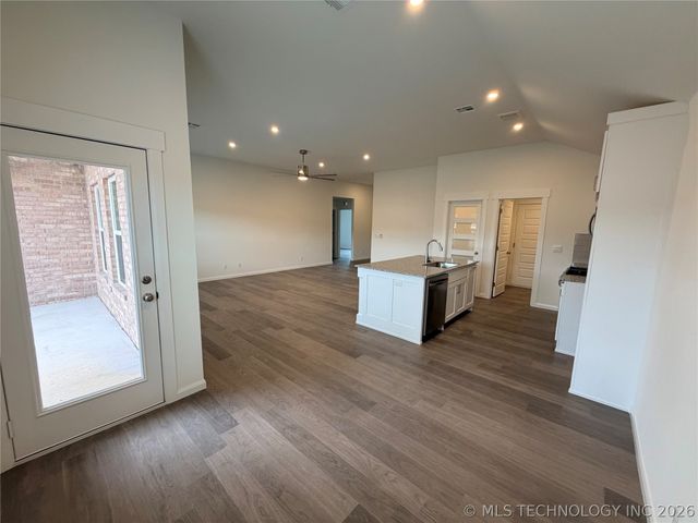 27155 E 109th Street S, Coweta, OK 74429